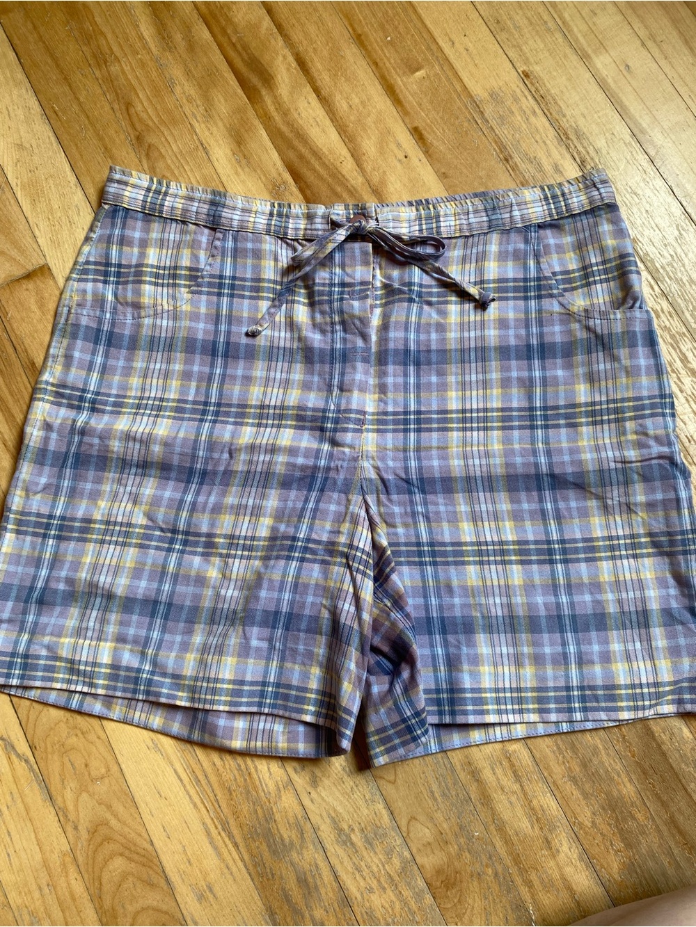 Women’s Plaid Gingham Shorts in Lavender, Yellow, and Grey Size 12 Bermudas